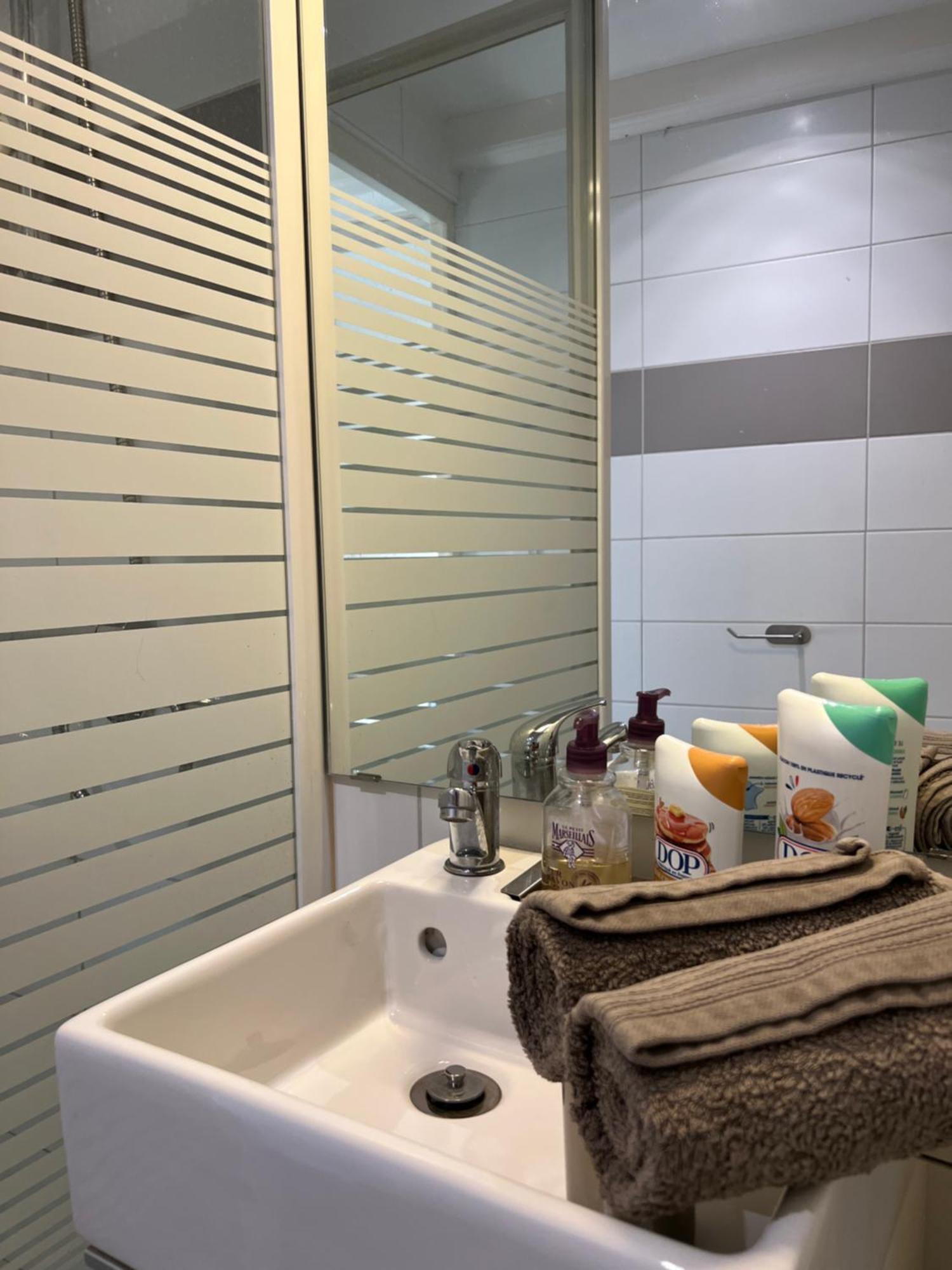 Cosy Studio Hyper Centre Avec Kitchenette & Climatisation Carpentras Exterior foto